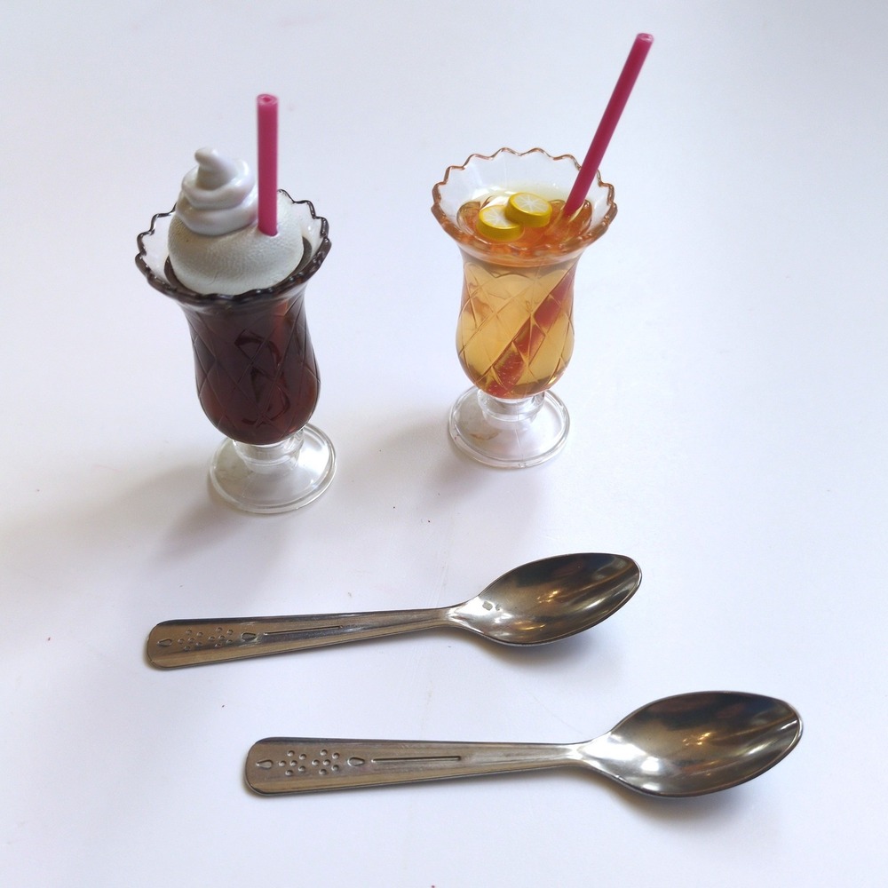 American Girl Sweet Treats - 2 Flower Spoons, Root Beer Float and Lemonade Straw